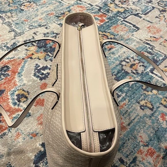 Kate Spade zippered tote, NWOT - Picture 3 of 5